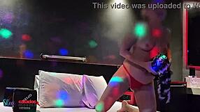 a sra moema deu o c� para o corno at� ele gozar na boca dela