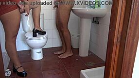 Извращённая мачеха умоляет пасынка о грязном шоу