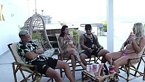 ฉันติดกับคาสัลโคบรา แคสต์เฟี้ยวกับ Bruna Carlos ในชุดแดงบางเบา