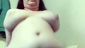 涂油骑乘，弹跳奶子！