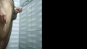 tucacheritocacheron masturbating in the shower waiting for neighbor