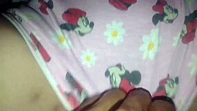 자지 문지르기 크로치 열고 섹시한 여자 아름다운 보지 찢어질 듯