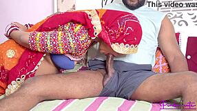 Уау! Чачи хваща племенник да се дърпа и смуче дебелия му кур силно!