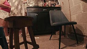 sabes que no me gustan las minifaldas, esposa godibuena enseña su tremendo culo