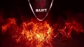 Rose Isstar penchée sur le bureau pour le pilonnage monstre BBC de Rome Major.