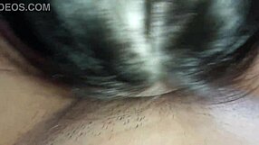 Ενώ οι Γείτονες Χτυπάνε, Η Φίλη Μου και Εγώ Απολαμβάνουμε Ζεστά Λεσβιακά Γλείψιματα στο Κρεβάτι