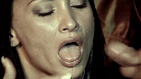 Lisa rose enjoys a casual encounter in the alley