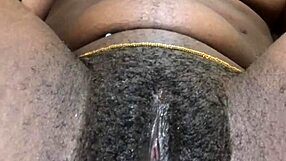 สาวหีเปียกโดนน้ำเงี่ยนครีมในคลิปบ้านเธอหีใหญ่รับทั้งหมด!