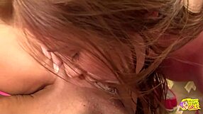 Ava Sparxxx mănâncă busty blondă Zoey Portland