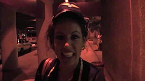 Милфа стюардеса разбитата от черен хуй в хардкор чукане