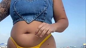 Fiz o Cara Ficar de Pau Duro na Praia with African Flashing