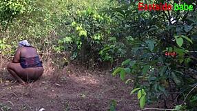 Femeie matură aplecată pentru futut pizda