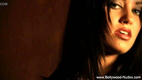 Indian Goddess Teases With Striptease And Body Reveal