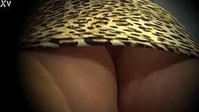 Mi esposa morbosa muestra pierna y panties un dia normal, me pone muy caliente