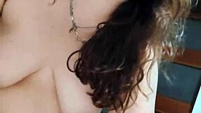 สาวลาติน่าอวบน่ารักขี่ควยในห้องนอน