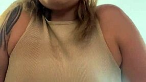 Fui a entrenar al gimnasio en Times Square, mis pezones estaban duros y sudaba en mi coño, los gringos pasaban y miraban y se tocaban la polla dura