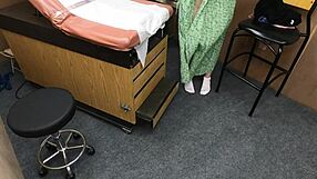 Scarlett Johnson konzultuje velké prsa fetish