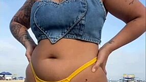 Fiz o Cara Ficar de Pau Duro na Praia with African Flashing