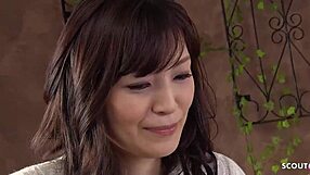 Так, эта милая японская крошка 18+ сильно сквиртует на кастинге без цензуры?