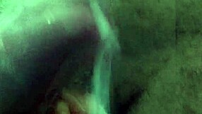 Gozada no chuveiro com amateurs