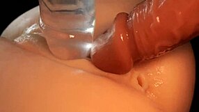 타이트한 핑크 보지 클로즈업에서 더블 펀 티즈