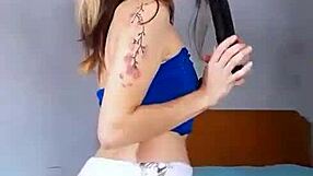 Bonneyuwu - Puta se masturba con dildo