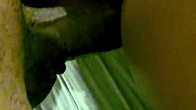 Kalena Mitrak goza dando su culo y dejándolo bien follado.