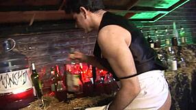 Mooie fräulein gelokt in trio met leuke blonde