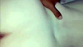 أتوق لزب أسود في كسي الوردي