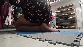 Chubby bbw mom cleans the room