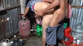 गांव की लड़की ने Localsex31 आउटडोर वीडियो में बेस्ट डॉगीस्टाइल चुदाई की