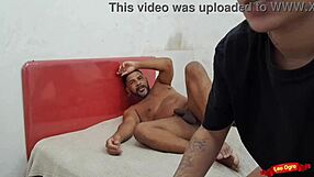 Prvý anal skúsenosť šťavnatej latinskej lesbičky