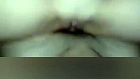 Latina madura es follada por el hijastro y se corre dentro mientras el papa trabaja