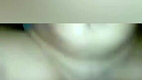 Latina madura es follada por el hijastro y se corre dentro mientras el papa trabaja