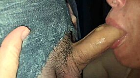 Vi a Alineteless Hacer Garganta Profunda a la Polla Grande del Chico Joven 18+ en el Punto de Placer