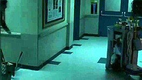 Betty engaña a Bruce con David en parodia de Hulk