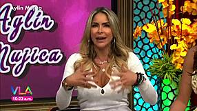 aylin mujica pezones marcados y culazo minivestido vla