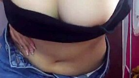 Эй, хочешь посмотреть горячее шоу вьетнамской девчонки?