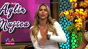 aylin mujica pezones marcados y culazo minivestido vla