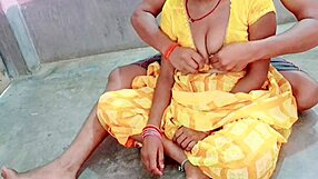 Desi Bhabhi Licks Pussy for Devar!