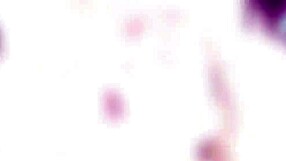 Classique 4on1 avec Julia Red en Anal Profond et Avalant Tout