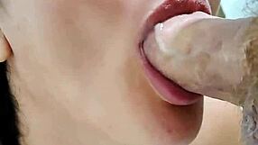 ajudando a filha da empregada a tomar um leite matinal with blonde public cum.