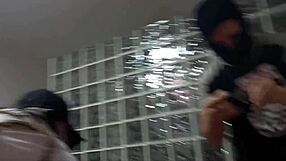 طلاب لاتينيون يعدون لجنس ثلاثي عنيف مع زوجة خطوة MILF