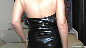 Cougar in threesome with guys