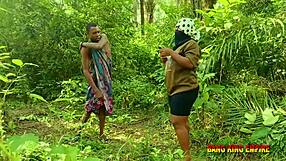 Babe bbw universitaria amatoriale in sesso all'aperto durante vacanza