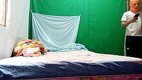 Mi padrastro esta de compras ven te invito para divertirnos hagamos una pijamada con mascaras y pongamonos sucios - porno real casero