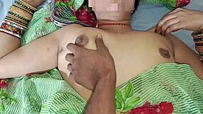 कितनी भोली है भाभी बिना वोले घोड़ी बन गई