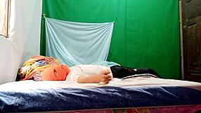 Mi padrastro esta de compras ven te invito para divertirnos hagamos una pijamada con mascaras y pongamonos sucios - porno real casero