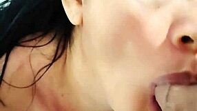 ajudando a filha da empregada a tomar um leite matinal with blonde public cum.