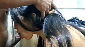 sorprendo a mi hermanastra en el baño y me hace una deliciosa mamada pt2 me follo su delicioso coñito apretado, ¿qué harías tú?